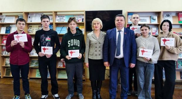 Представители руководства Светлогорского ЦКК поздравили учащихся индустриального колледжа с Новым годом