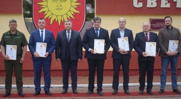 СВЕТЛОГОРСКИЙ ЦКК – ЛИДЕР ПРОМЫШЛЕННОСТИ И ГОРДОСТЬ РАЙОНА: ПОБЕДА И ЗАНЕСЕНИЕ НА ДОСКУ ПОЧЁТА 